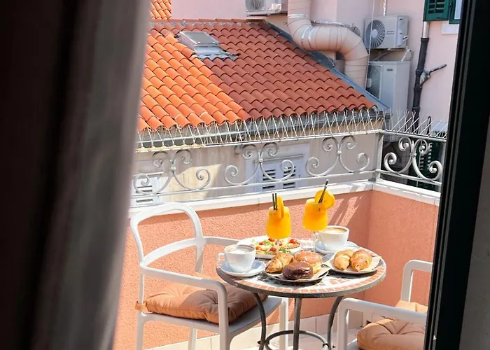 Morei Historical Split