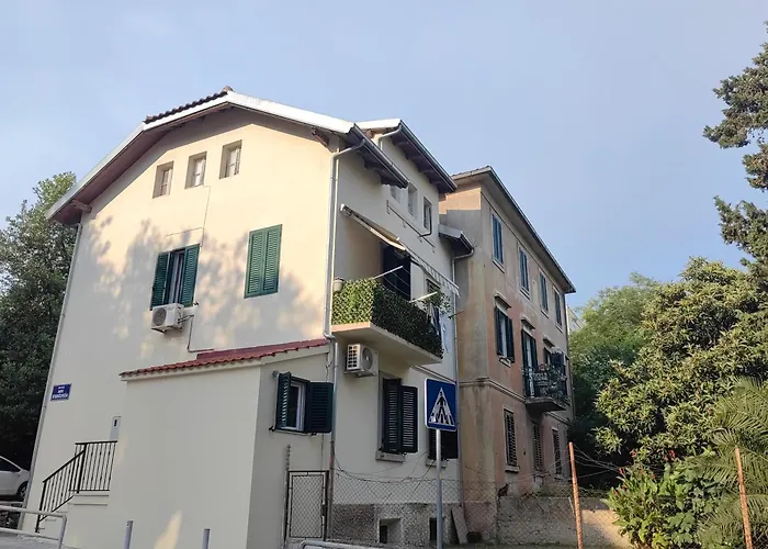 Relax And Enjoy Apartments Split