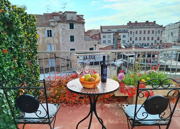Sunny Terrace Apartment Split