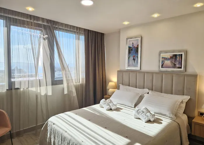 Island View Apartment Split