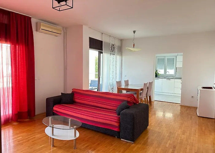Three Roses Apartment Split