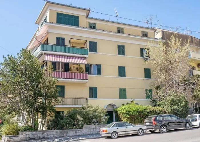 Apartments And Room Poesia Split