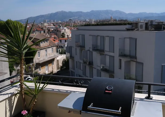 Prime Location Penthouse Apt With A Large Terrace Split
