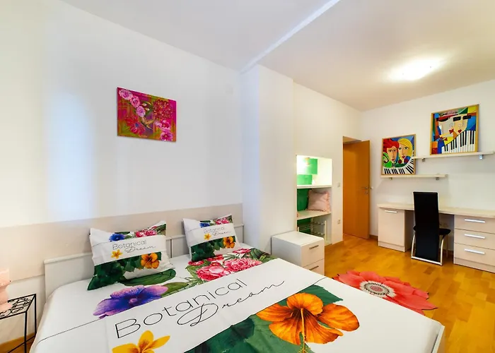 Apartment Happy In Split Center 10 Min Walk From Bacvice Beach