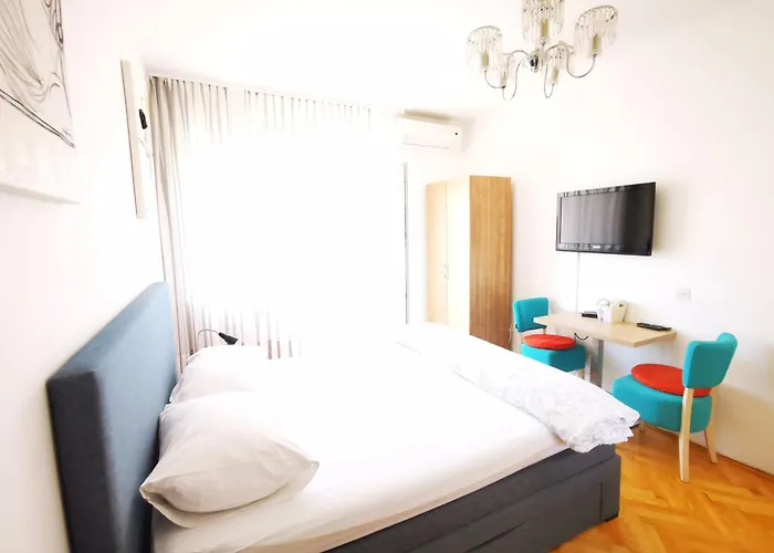 Firule Center Rooms Split