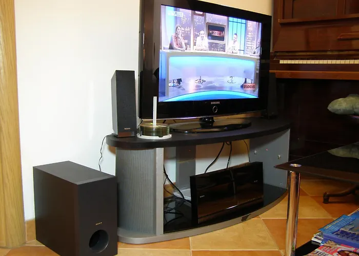 Split Artistic Apartments