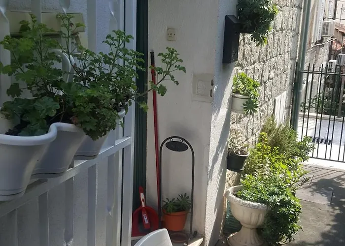 Apartment Welcome Split