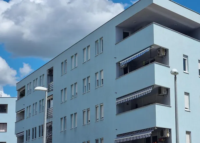 Apartment Domino Split