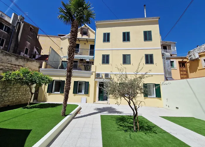 Marasovic Residence & Deluxe Apartments Split