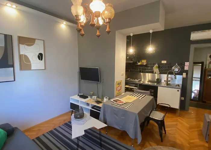 Shades Of Grey Apartments Split