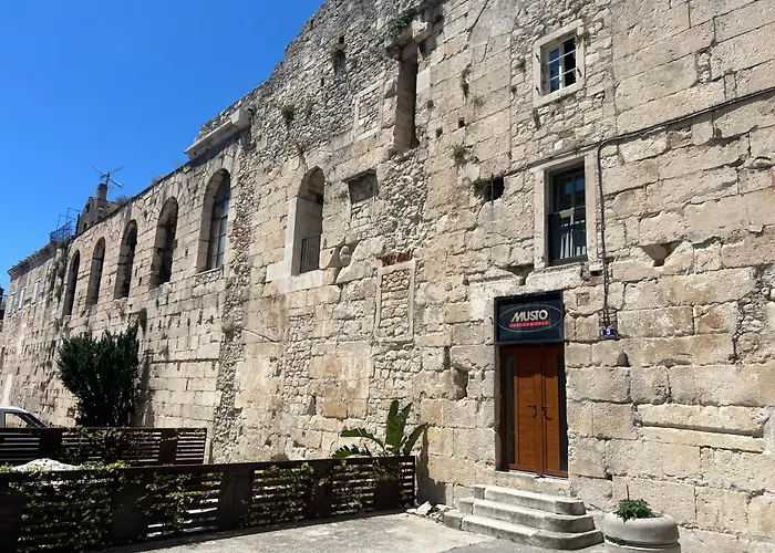 Emperor'S Residence Luxury Room - Unique Unesco Site Split