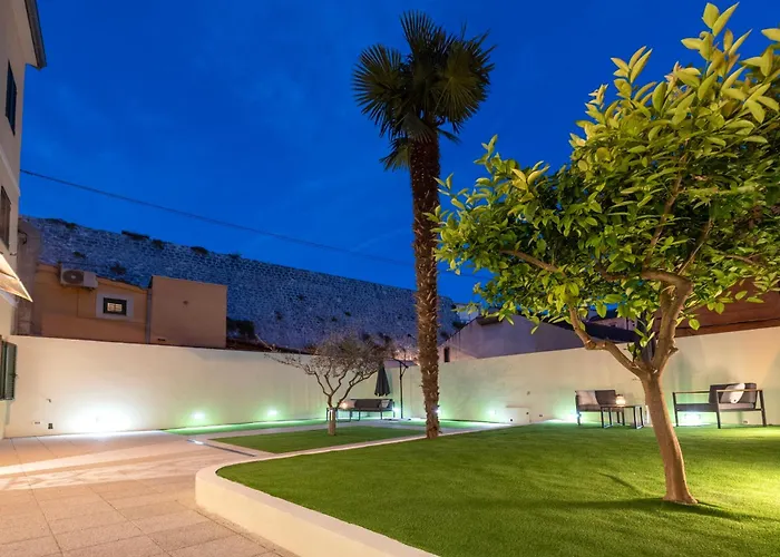 Teuta Garden Luxury Room Split