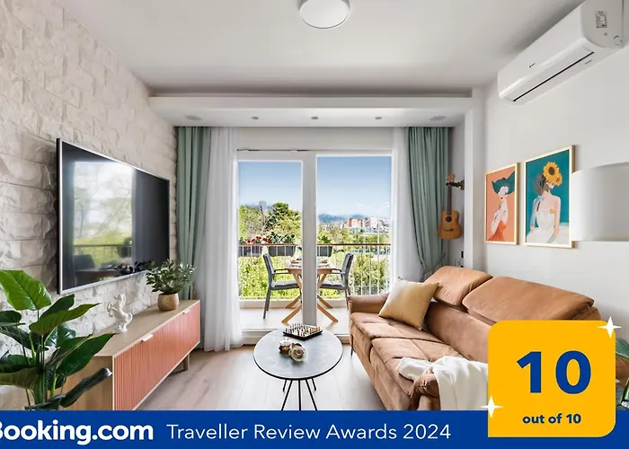 Modern Apartment With Balcony, Bikes & Parking - Pinnacle Split