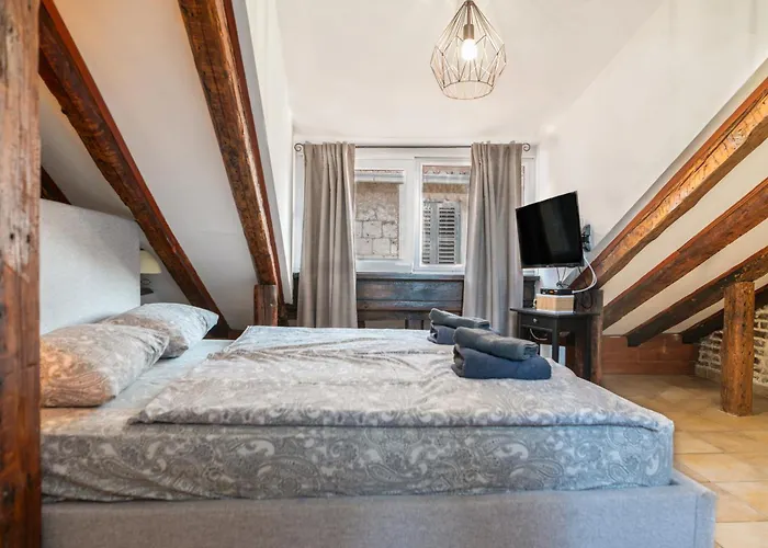 Centrum Topaz Apartmani Split
