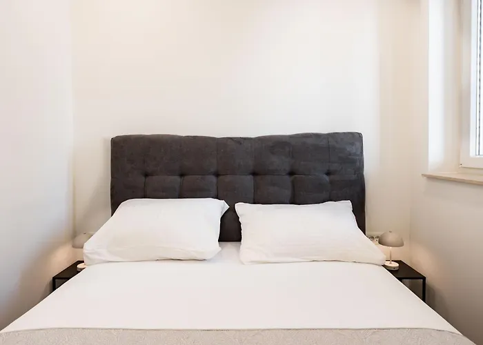 Luxury City Center House Split
