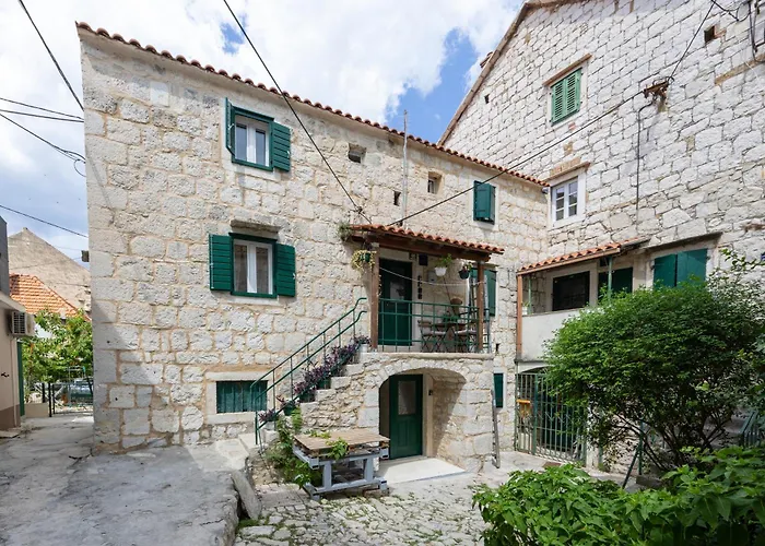 Kruna Apartments Est 2024 Split