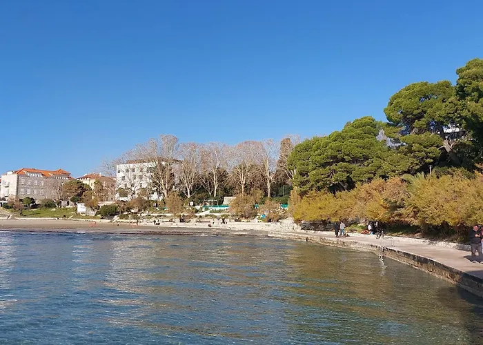 Cozy Central Split Apartment - 5 Min Walk To Old Town & Bacvice Beach