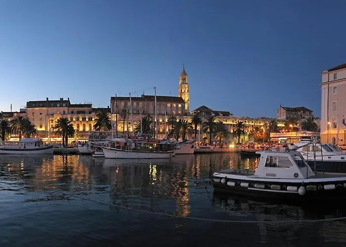 Apartment David, 2Mins From Town Centre Split