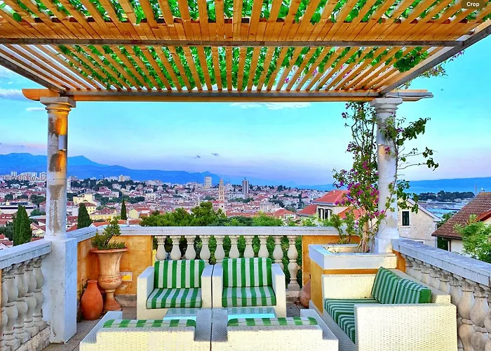 Villa Marjan - 3 Bdr, 3 Bath, Parking Split