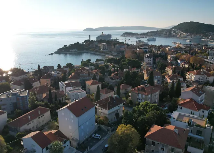 White House Luxury Suite - Split Center, Near Beach & Parking