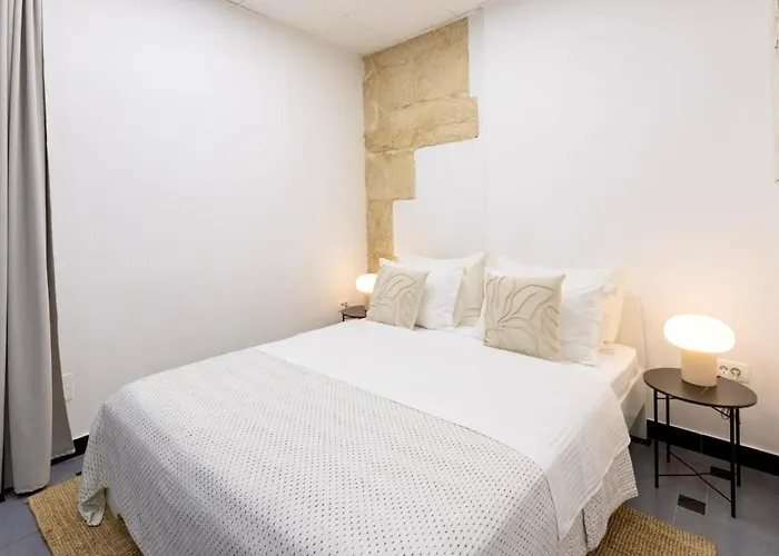 Lena'S Room In Roman Palace Split