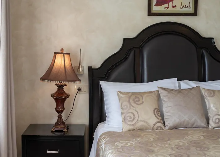 Queen Mary Luxury Rooms Split