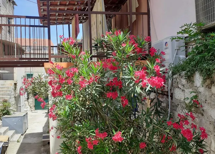 Oleander Apartments Split