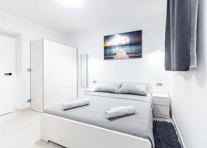 Elegance Split Rooms
