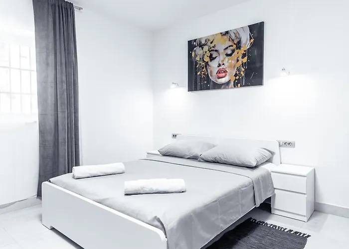 Elegance Split Rooms