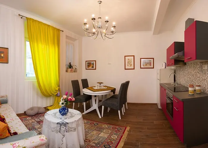 Apartments Tonis Split