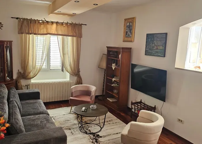 Marmont Suite Split