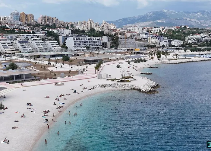 Apartment Verdi Split With Free Parking In The Garage