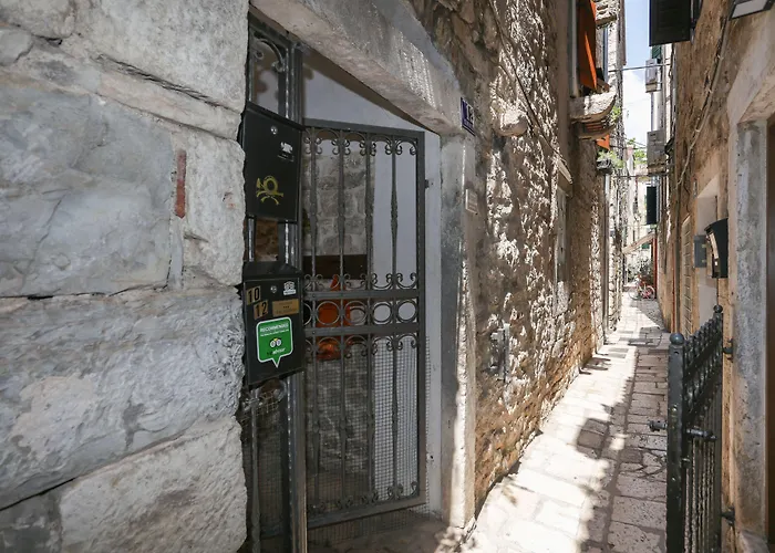 Apartments Salvezani Split