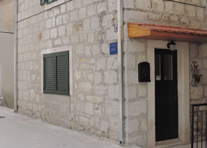 Apartments Lana Split