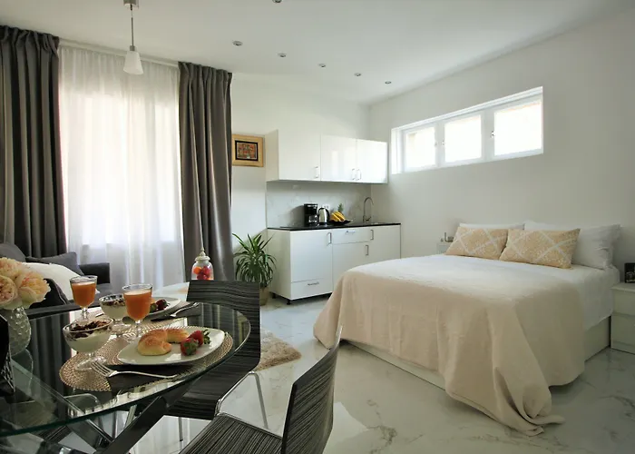 Split centre VIVERE apartment