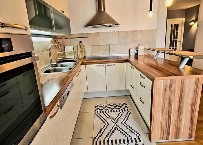 Beautiful Apartment, Beach By Foot Split