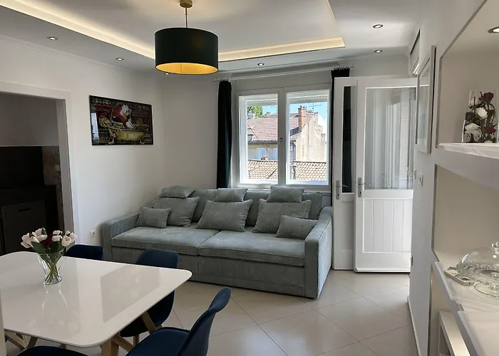 Iris Oasis Apartment Split