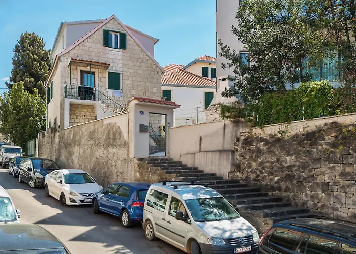 Funky Donkey Apartment Split