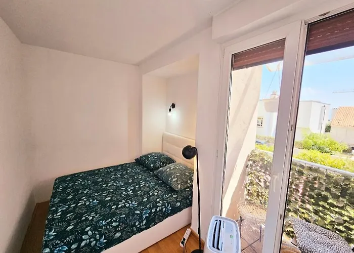 Beautiful Apartment, Beach By Foot Split