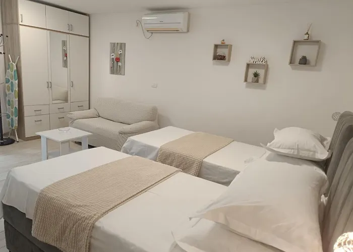Apartments Maraton Split