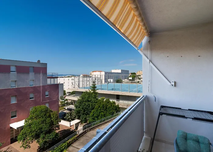Apartment Harmony - Balcony And Free Secure Garage Split