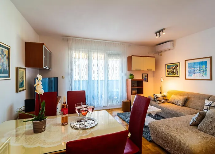 Apartment Harmony - Balcony And Free Secure Garage Split