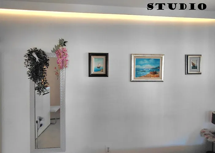 Sunshower Apartment And Studio Split