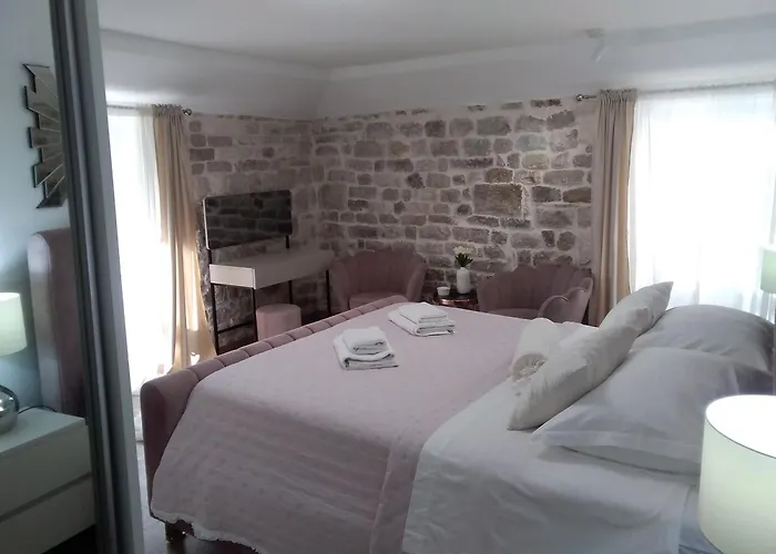 Private Apartments In Diocletians Palace Split