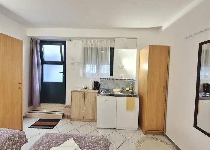 Twin Love Apartment Split