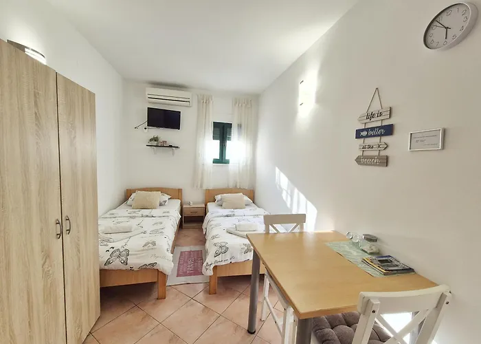 Twin Love Apartment Split
