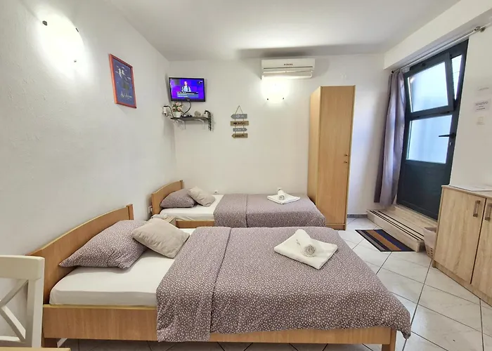 Twin Love Apartment Split
