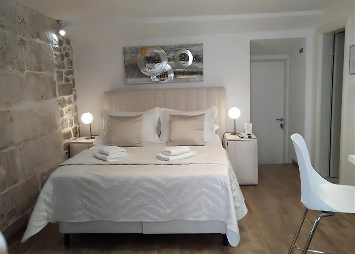 Private Apartments In Diocletians Palace Split
