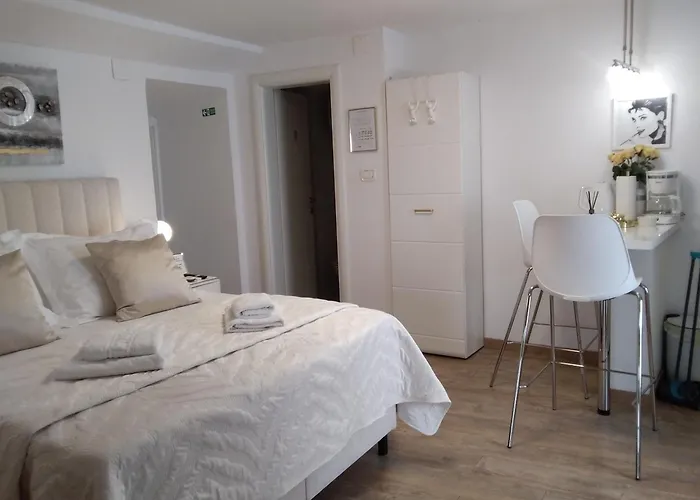 Private Apartments In Diocletians Palace Split