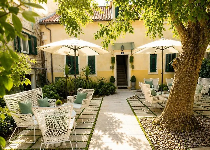 Vila Ora Split